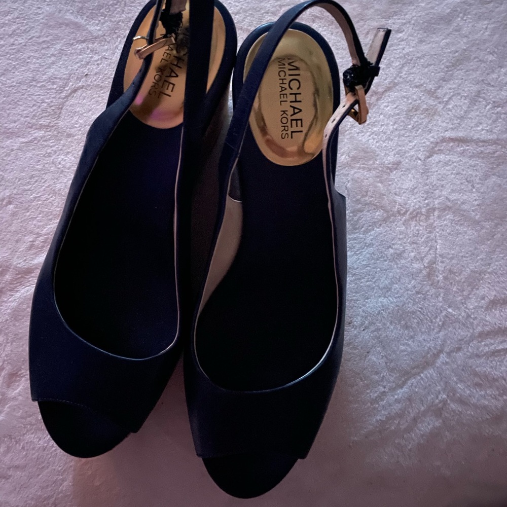 Navy Michael Kors Slimgbacks. Size 10. EUC. No box
